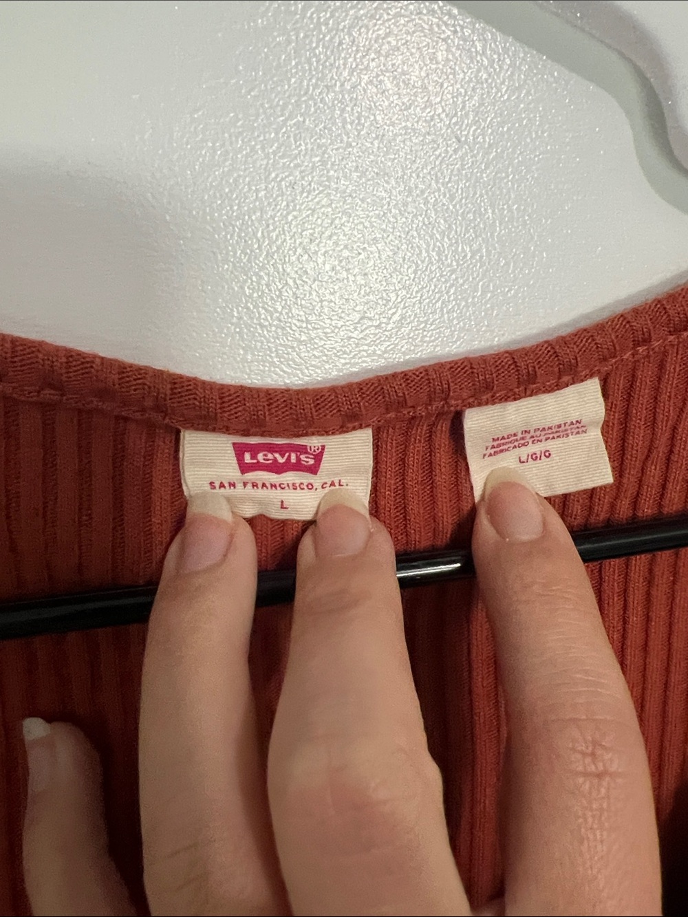 323 - Levi's Rust Ribbed Snap-Front Crop Top - Picture 2 of 5